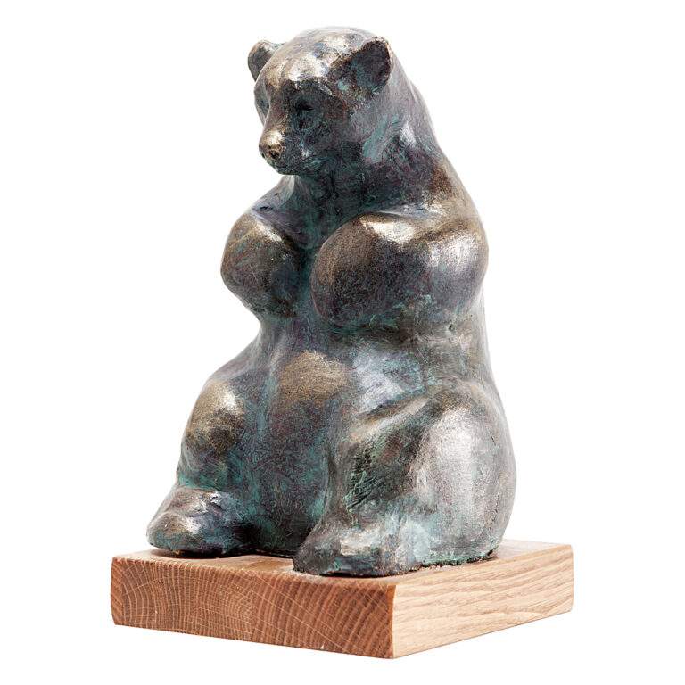 Tonig-Joze_Sedeci-medved_Patinirana-terakota_21x12x12cm_leto-neznano